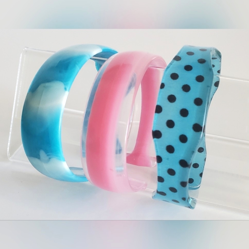 Lot of 3 plastic acrylic cuff bangles bracelets blue pink polka-dots Unique